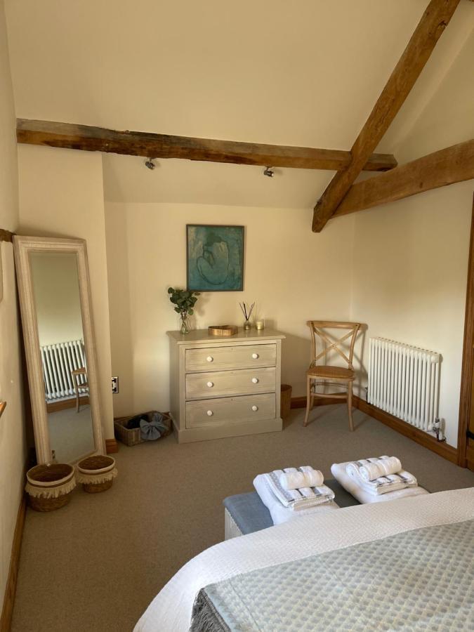 The Cider Barn - Spacious First Floor Apartment Set Within Barn Conversion Cheltenham Exteriör bild