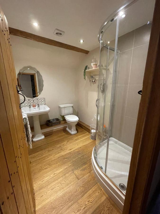 The Cider Barn - Spacious First Floor Apartment Set Within Barn Conversion Cheltenham Exteriör bild