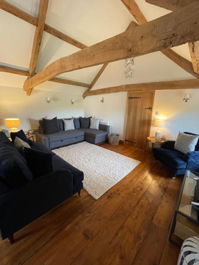 The Cider Barn - Spacious First Floor Apartment Set Within Barn Conversion Cheltenham Exteriör bild