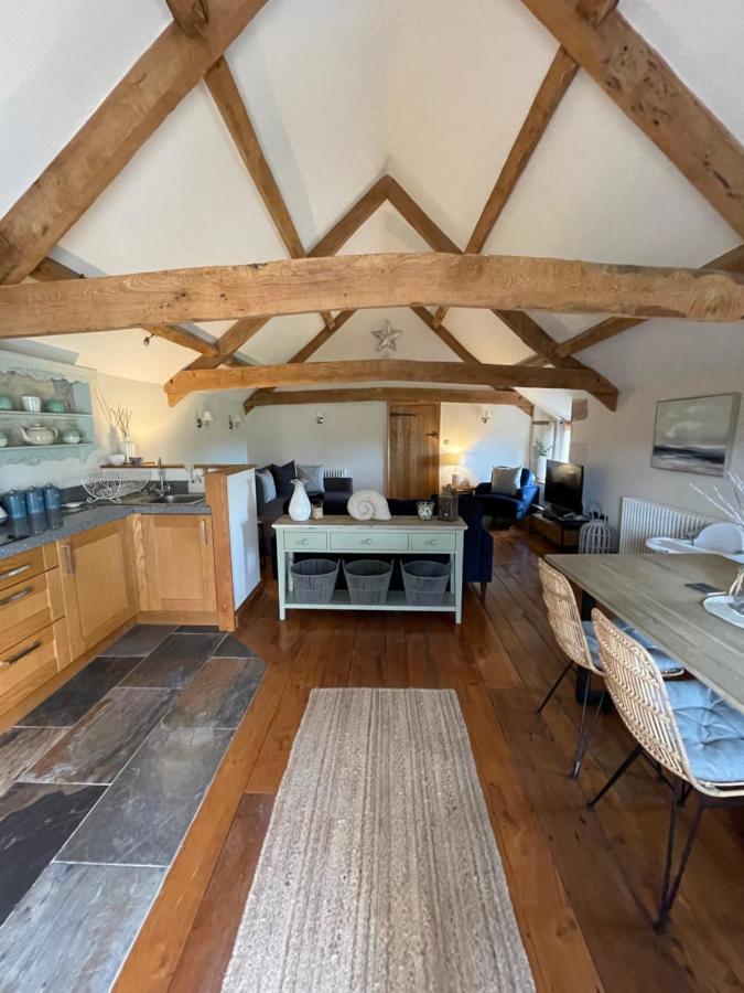 The Cider Barn - Spacious First Floor Apartment Set Within Barn Conversion Cheltenham Exteriör bild