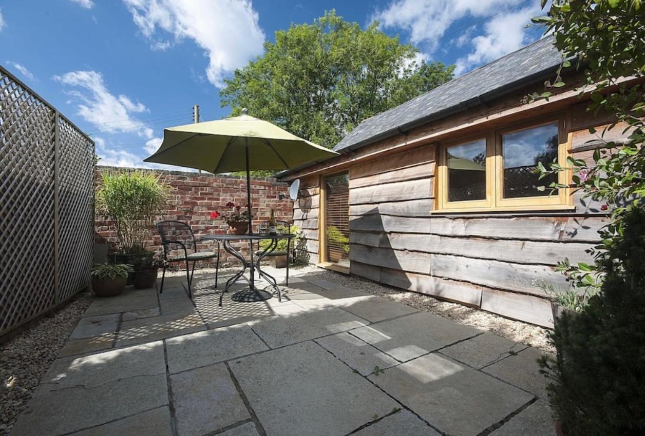 The Cider Barn - Spacious First Floor Apartment Set Within Barn Conversion Cheltenham Exteriör bild